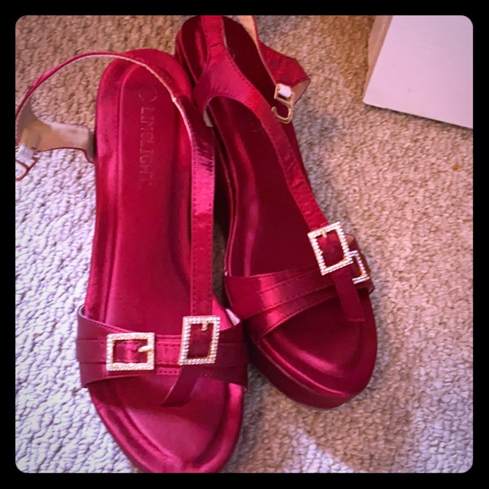 I am selling shoes only one time wore